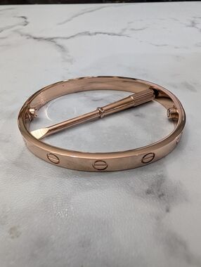Love Bracelet Size 15 Cm 18k Rose Gold Plated Finish Stainless Steel Base🪷